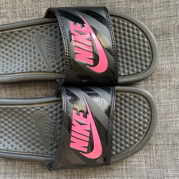 NIKE BENASSI JUST DO IT SLIDE SANDALS - Picture 3 of 10